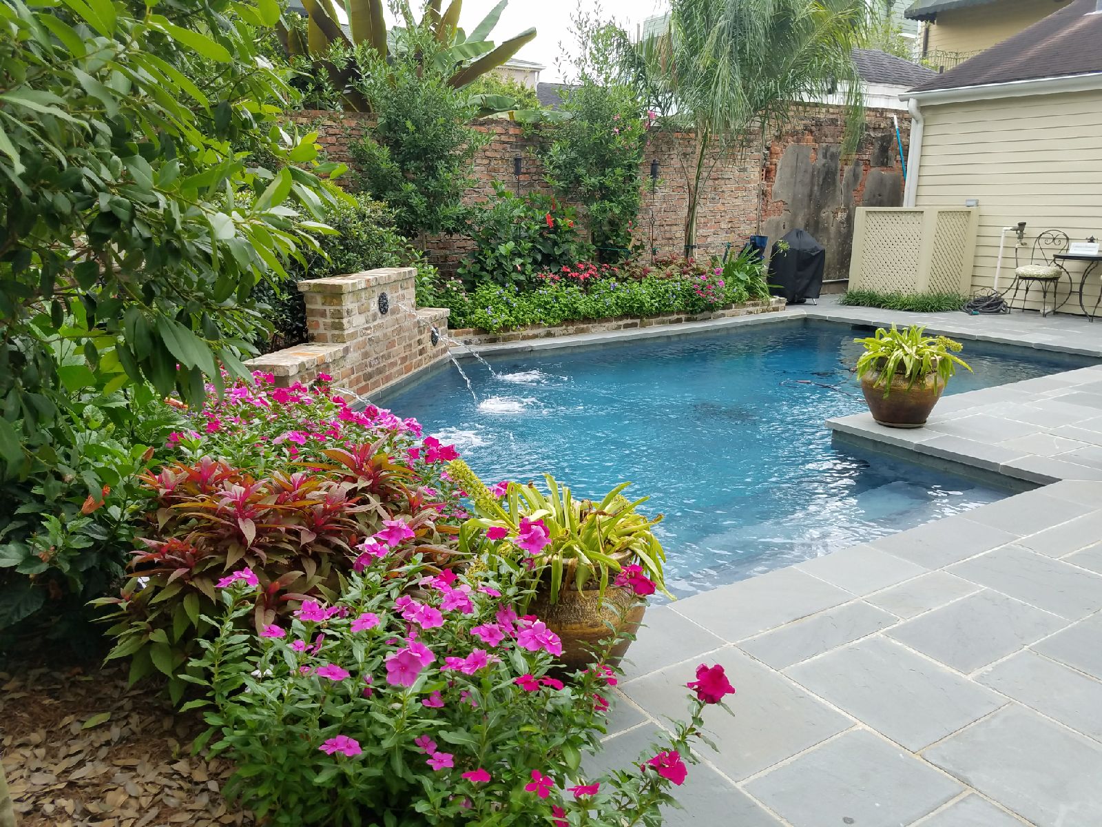 New Orleans swimming pool & fountain