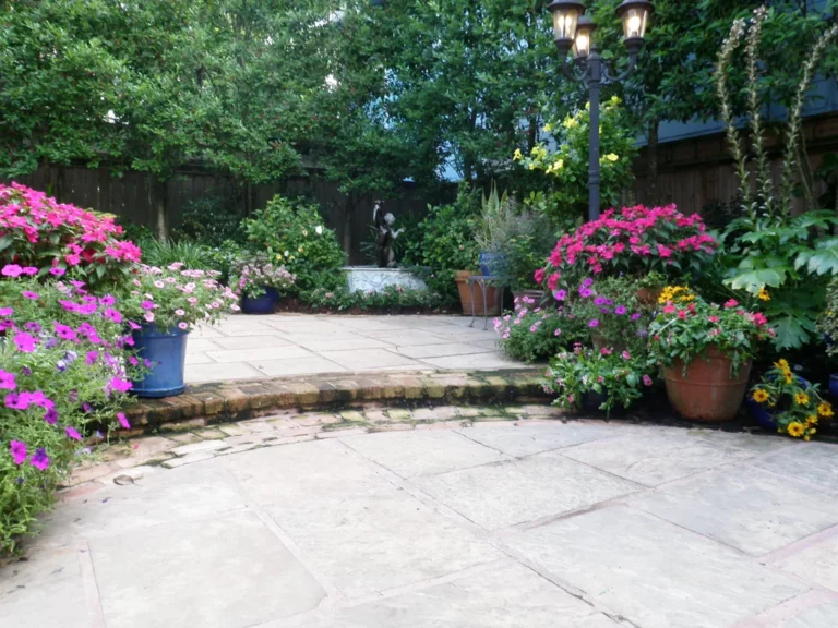 Bev Courtyard 30