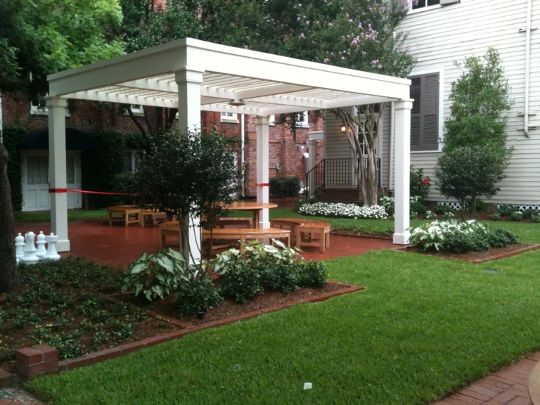 St. George's Episcopal School's Outdoor Common Area