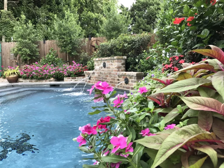 Stout_detailed-shot-of-pool-fountain-garden_2470